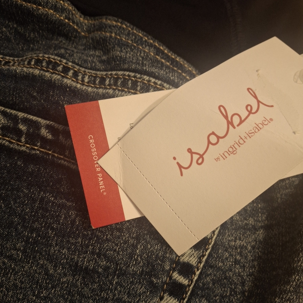 Isabel By Ingrid & Isabel Maternity Shorts- NWT - Picture 3 of 5